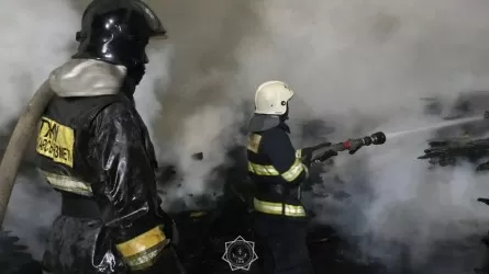 Астанада кілем жуатын цех отқа оранды