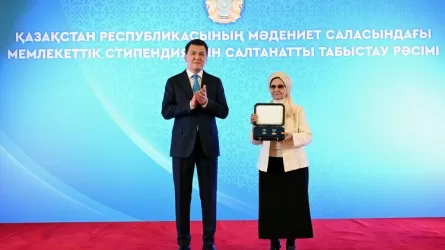 Президент атынан Бауыржан Момышұлының мұрагерлеріне мемлекеттік наградалар табысталды