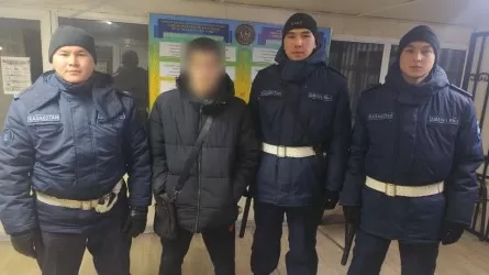 Қонаев қаласында көшеде қару асынып жүрген ер адам ұсталды