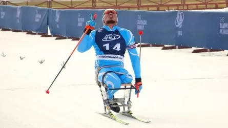 Казахстанский парабиатлонист выиграл бронзу на Кубке мира по биатлону 