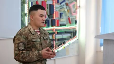 Ұлттық ұлан сарбазы әлемнің 7 тілінде еркін сөйлейді