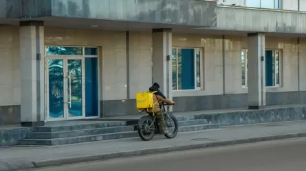 Миллион сегодня, бедная старость завтра: новый налоговый режим курьеров 