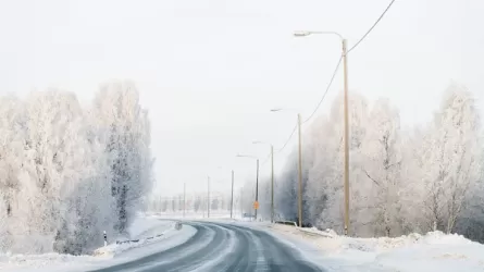 Участки дорог закрыли в восьми областях Казахстана