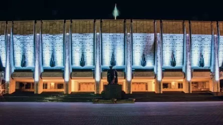 Что происходит со знаменитым театром имени М. Ауэзова объяснили в минкультуры 