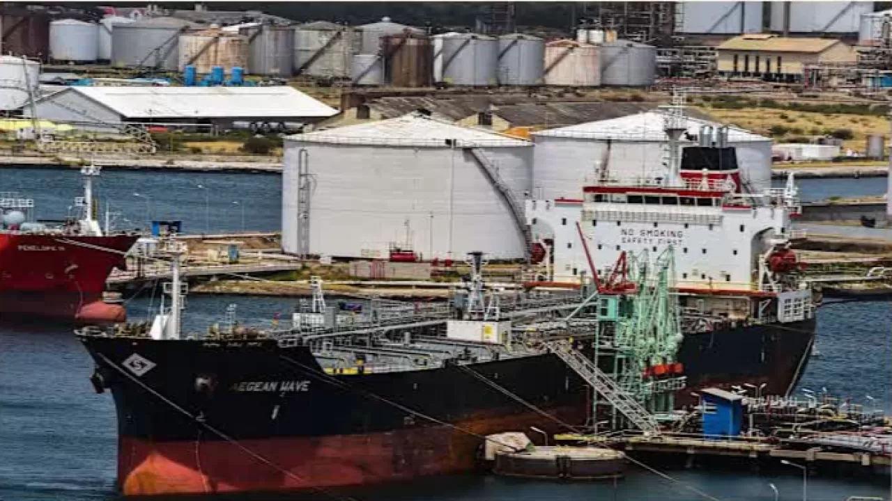 Нефтяные гиганты США опасаются инвестировать в Венесуэлу 