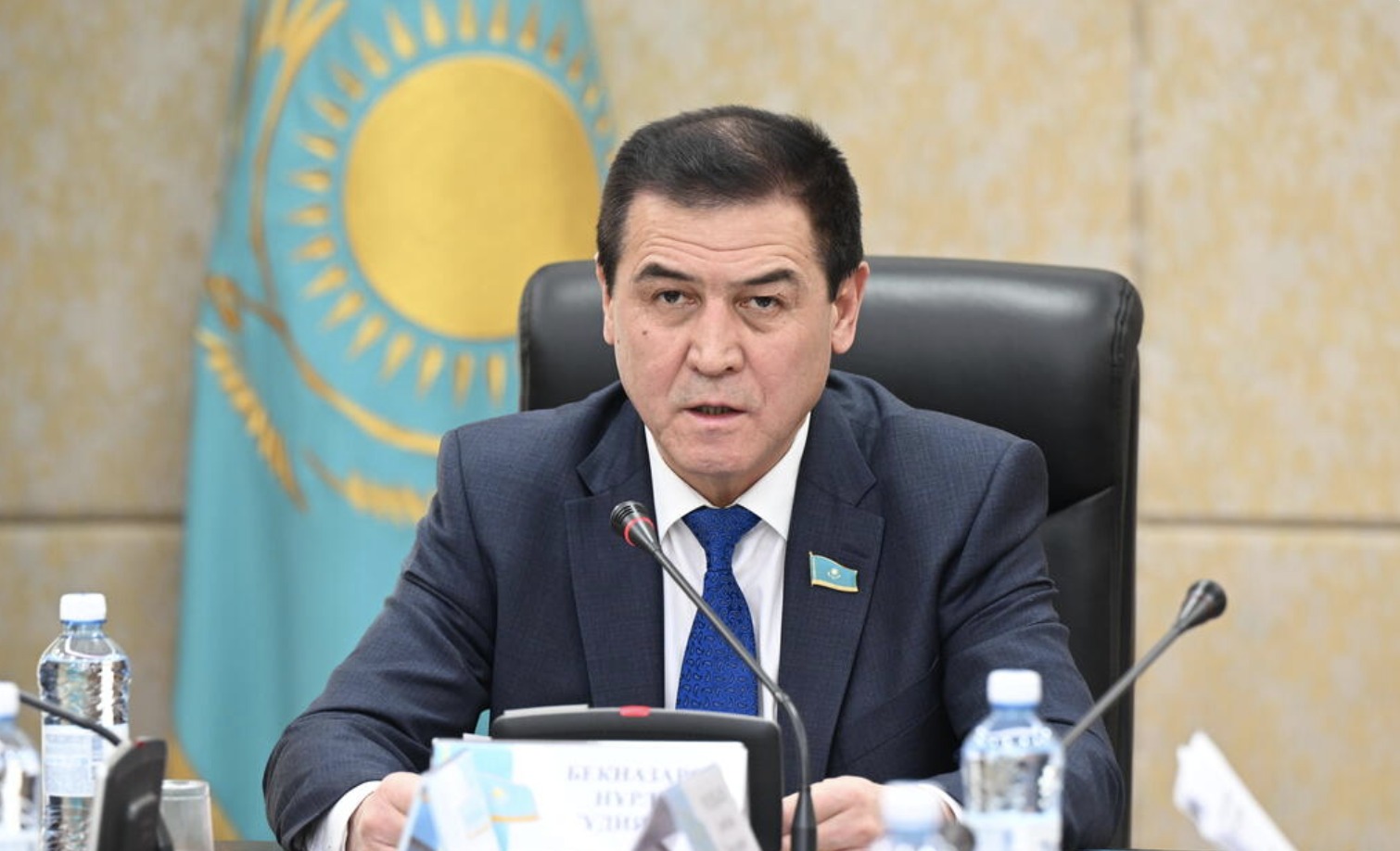 Конституциялық комиссия "Құрылтай", "Халық кеңесі" бөлімдері бойынша нормаларды талқылады