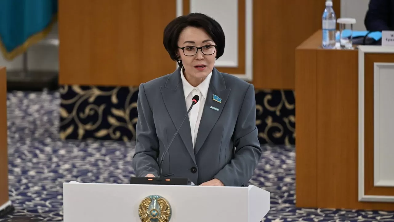 Конституцию предложили начать с фразы "Единый народ Казахстана" 