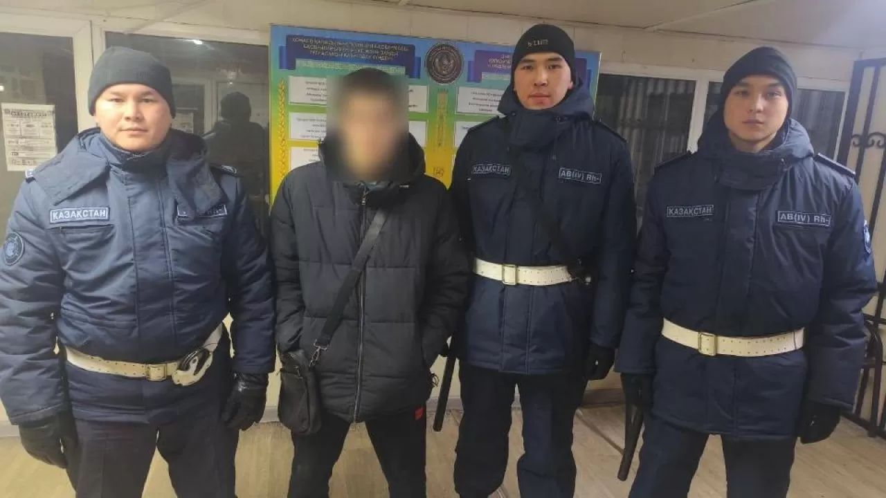 Гвардейцы задержали мужчину с мачете в Конаеве 