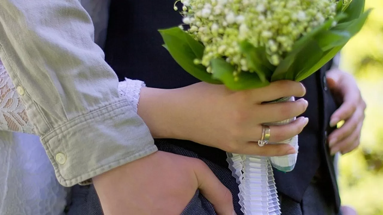 В Польше убирают слова "муж" и "жена" из свидетельств о браке 