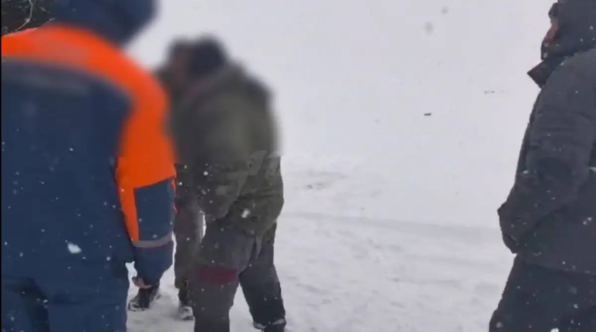 ШҚО-да электр желісін жөндейтін 7 жұмысшы қар құрсауында қалып қойды