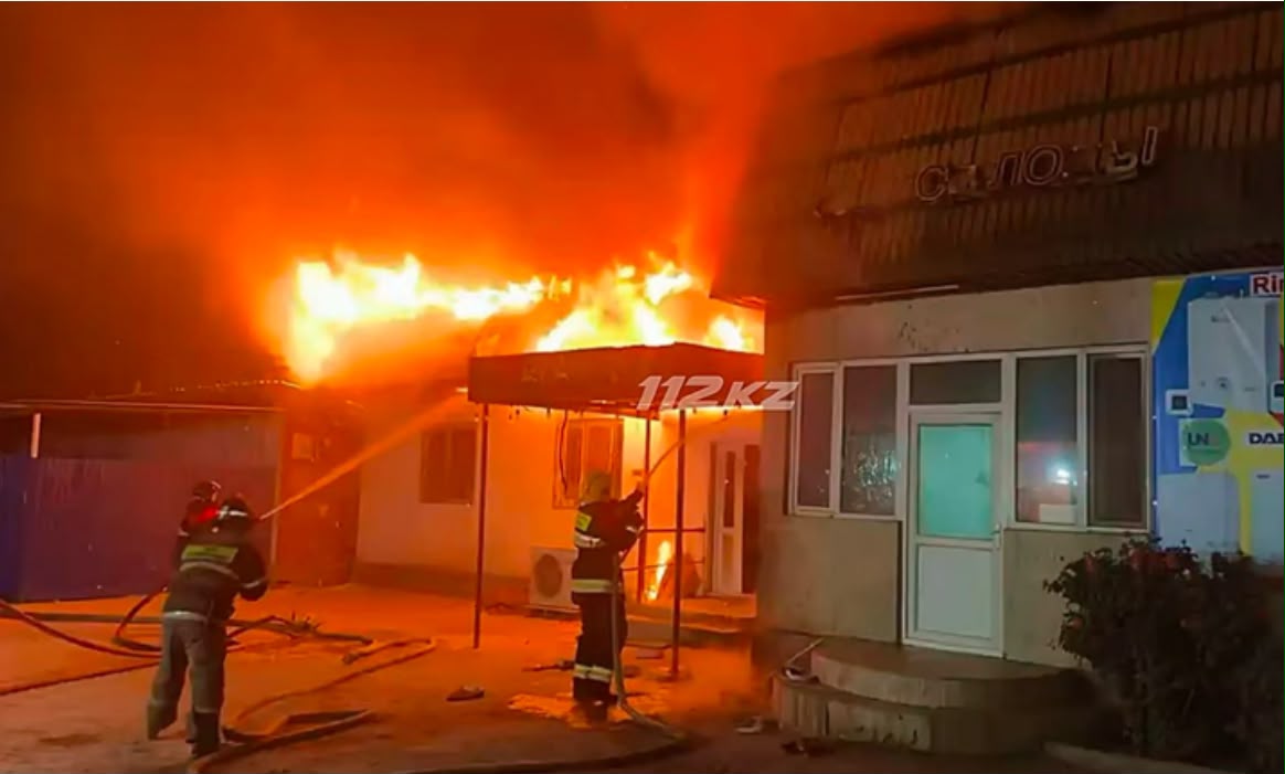 Алматы облысында 2 дүкен өртенді