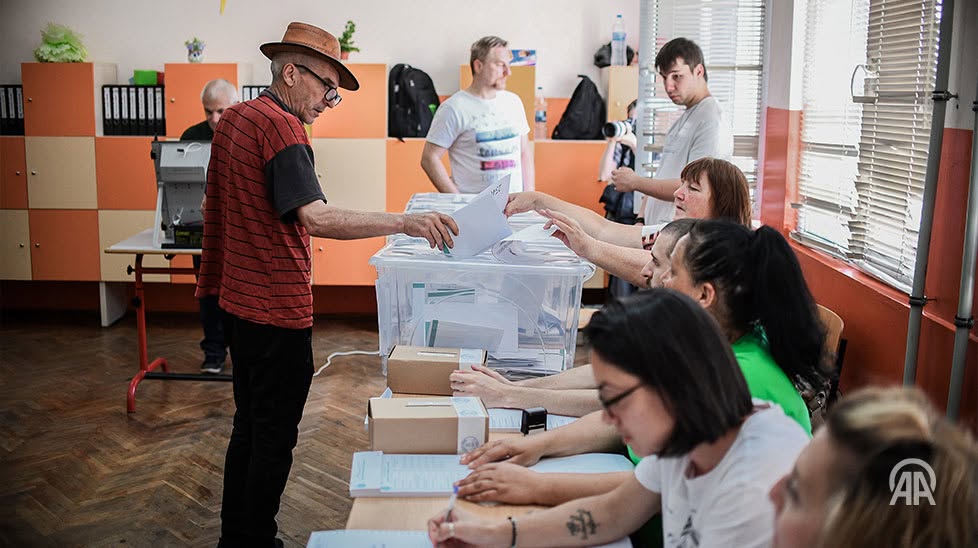 Болгария халқы сайлаудың бірінші турында президентін анықтай алмады