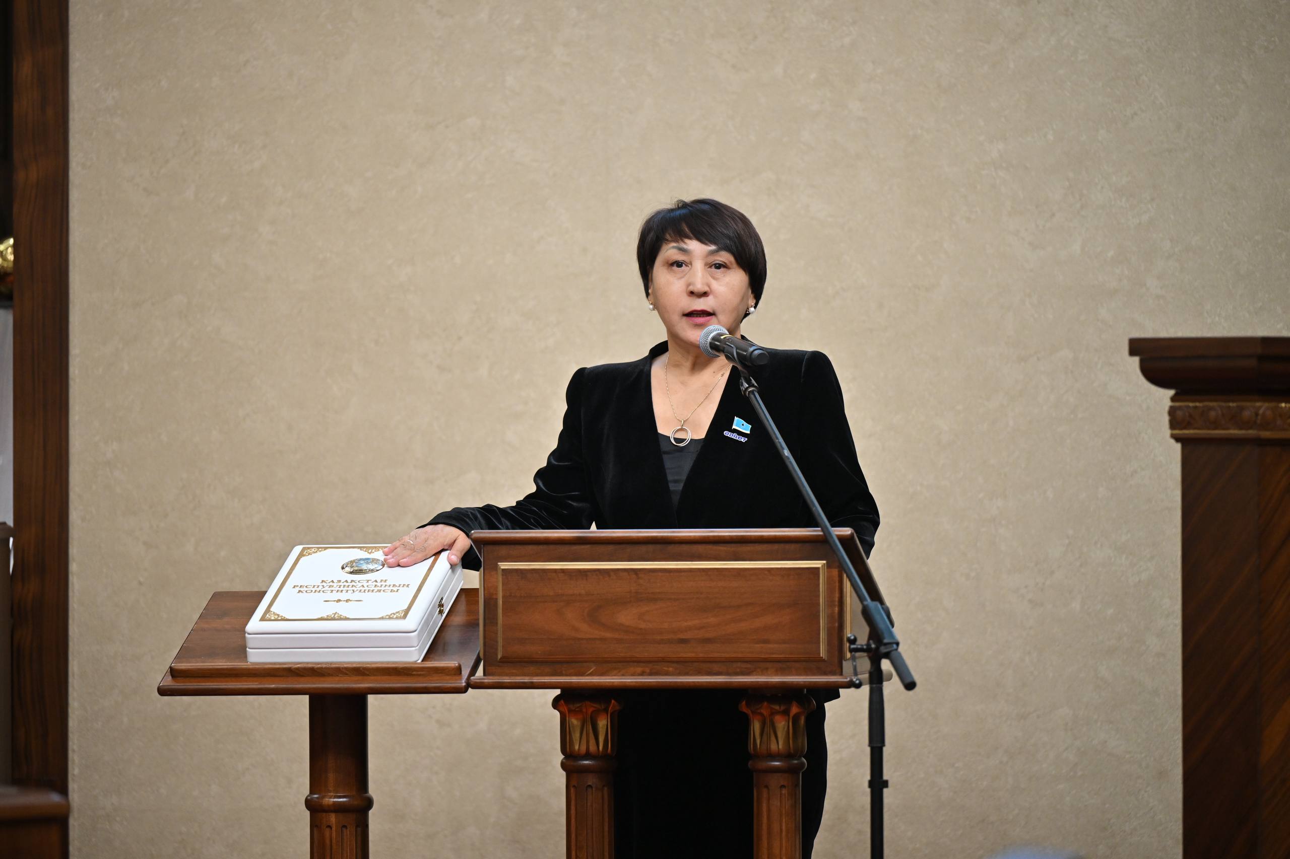 Құрылтайға жаңа депутат келді