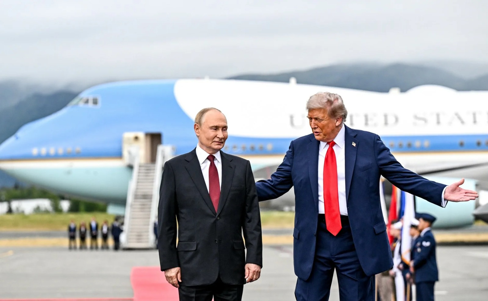 Трамп Ресеймен ірі мұнай келісімін талқылап жатыр