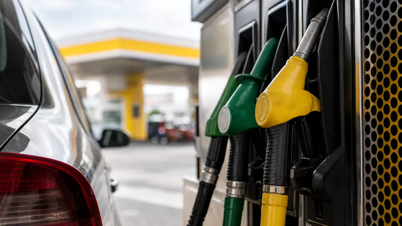 Переработка нефти в России упала на 27 млн тонн за девять месяцев