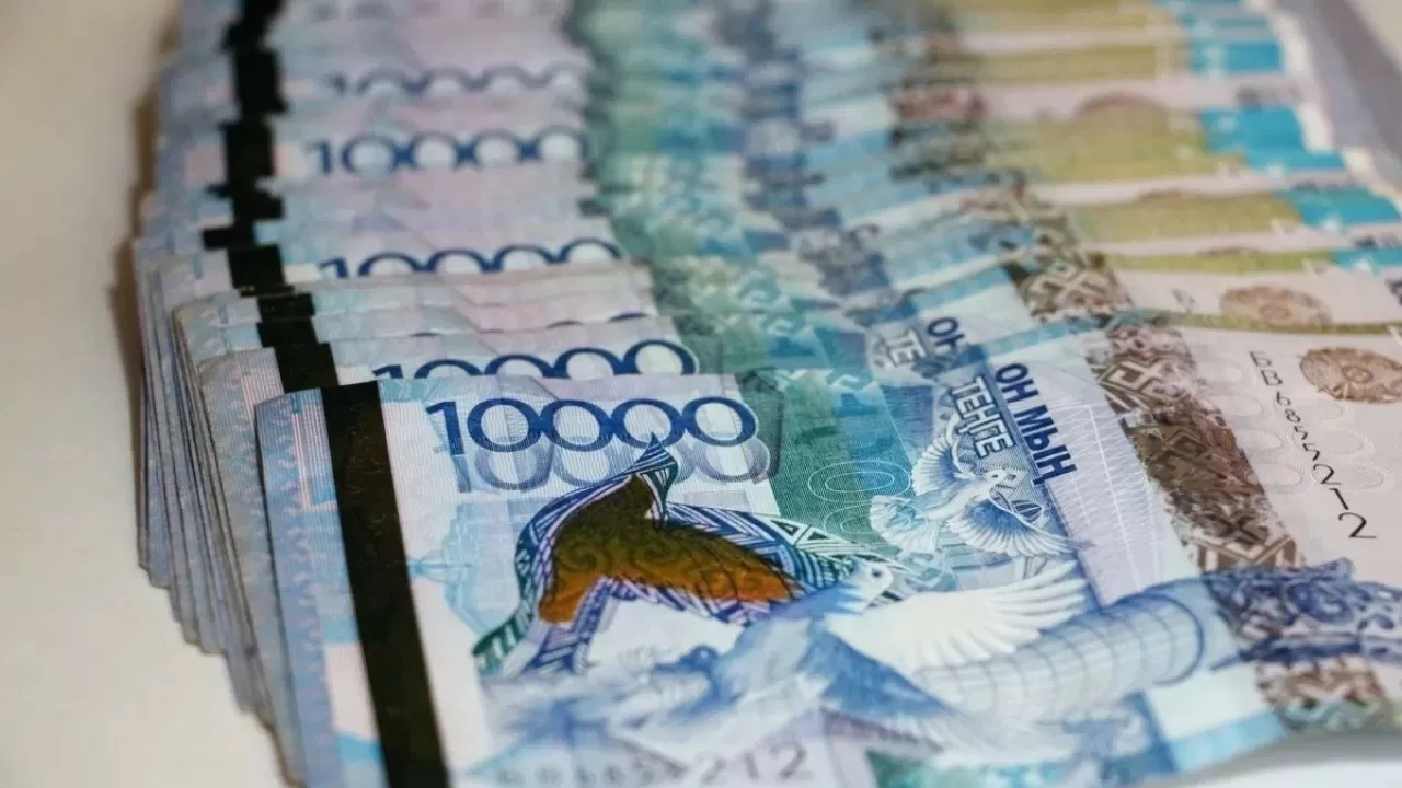 Дело о табачной контрабанде пересмотрели из-за 7,3 млрд тенге