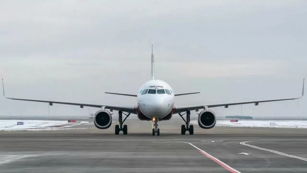Из Астаны запустили рейс в самый казахский город Китая