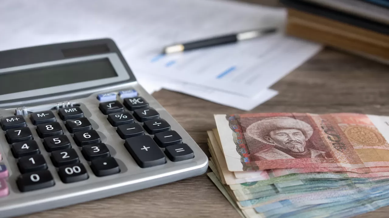 Увеличить необлагаемую налогом часть зарплаты планируют в соседней с РК стране 
