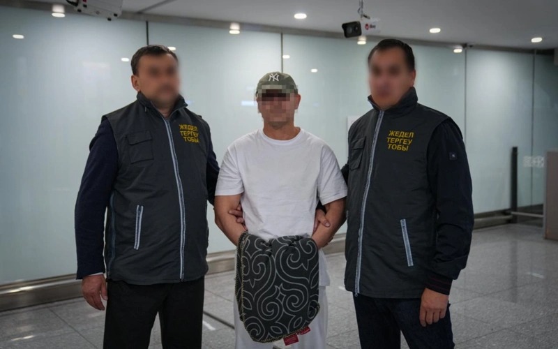 Астанаға алаяқтық үшін халықаралық іздеуде жүрген адам жеткізілді