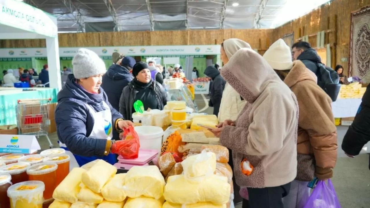 Почти 500 тонн продуктов привезли в Астану на финальную сельхозярмарку 