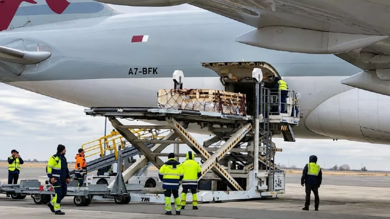 Boeing с необычным грузом прилетел из Австралии в Астану 