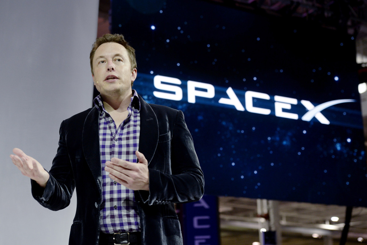 Илон Маск АҚШ-тағы әр балаға SpaceX акциясын сыйлауға уәде берді