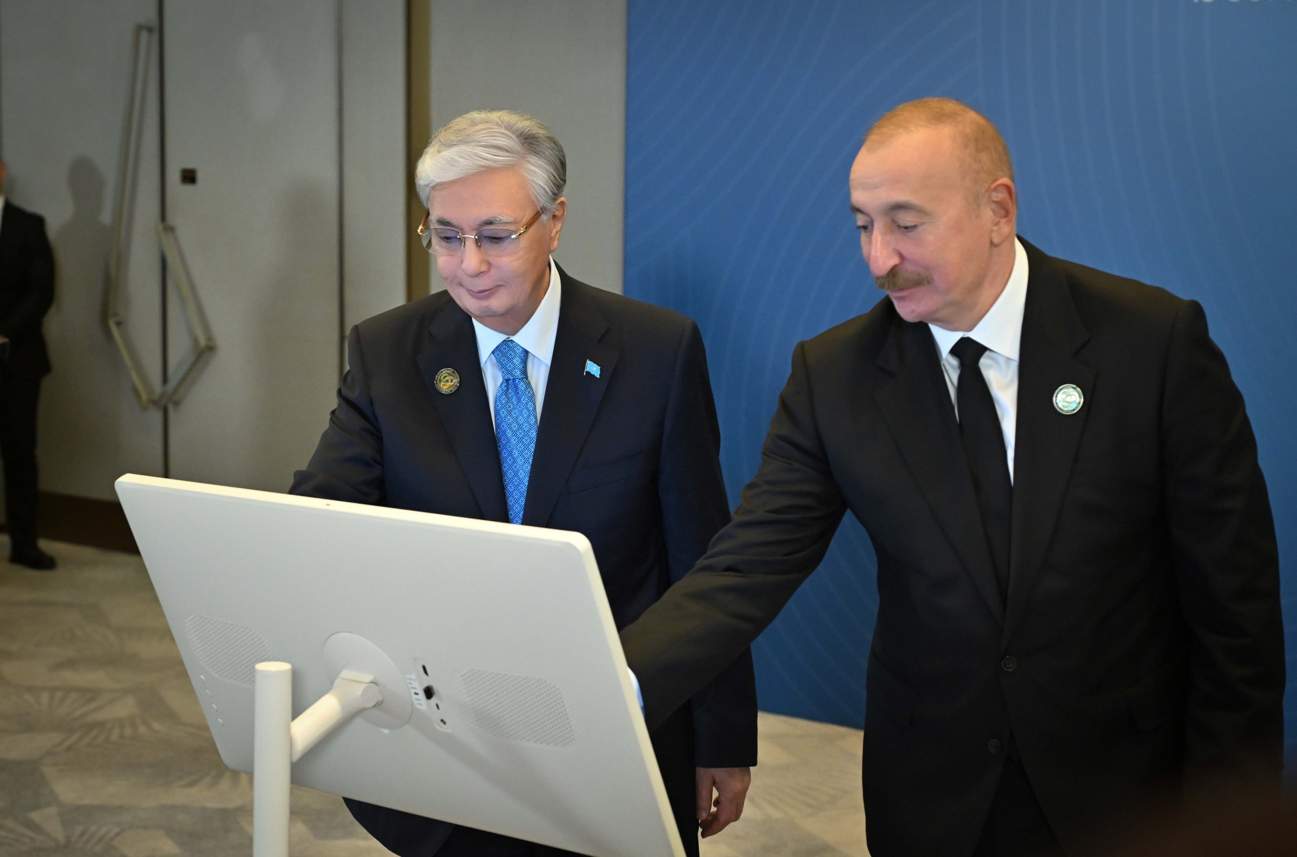 Қазақстан мен Әзербайжан Каспий арқылы өтетін интернет желісін іске қосты