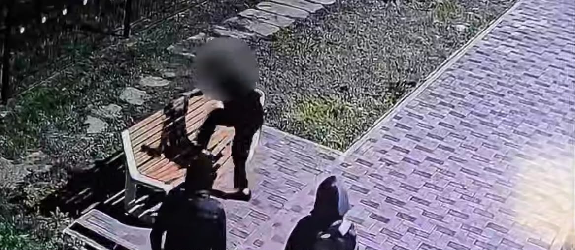 Батыс Қазақстан облысында орындықты сындырған 16 жастағы оқушының ата-анасына айыппұл салынды