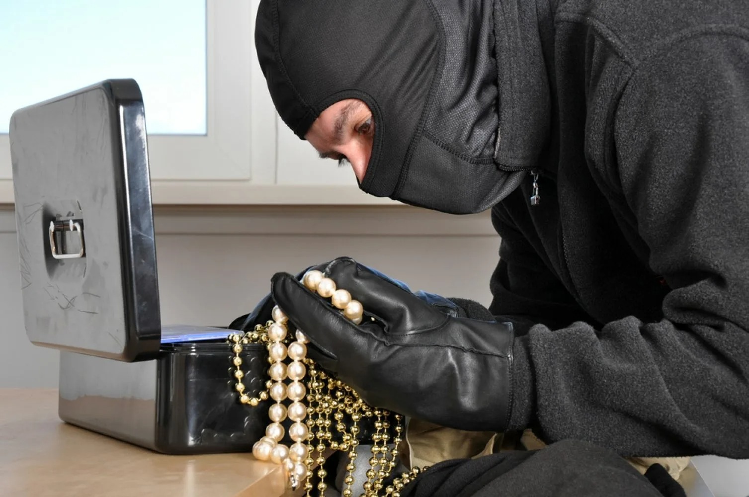 Шымкенттен Түркияға 227 млн теңгенің алтынын заңсыз алып өтпек болғандар іздестіріліп жатыр