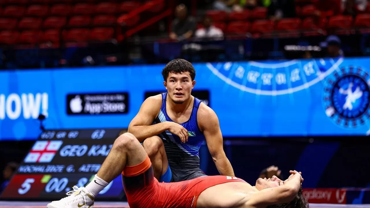 Сразу два казахстанца вышли в финал ЧМ по борьбе U23 