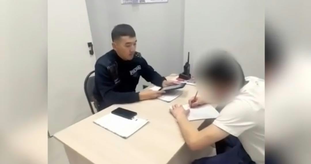Астанада пәтер иесін ұрып-соққан ер адам 30 тәулікке қамалды