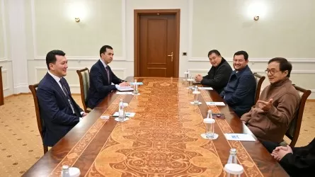 Вице-президент РК обсудил с Джеки Чаном новые кинопроекты