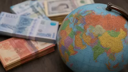 Россия теряет позиции: куда переводят деньги казахстанцы 