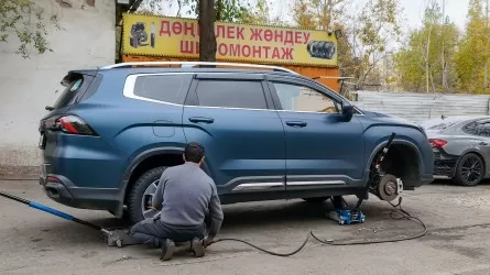 В Казахстане ограничили движение авто на летней резине