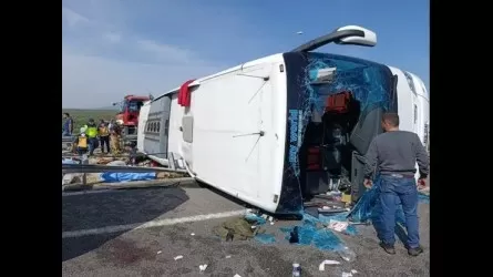 Страшное ДТП в Турции: 11 человек погибли в аварии с автобусом и эвакуатором