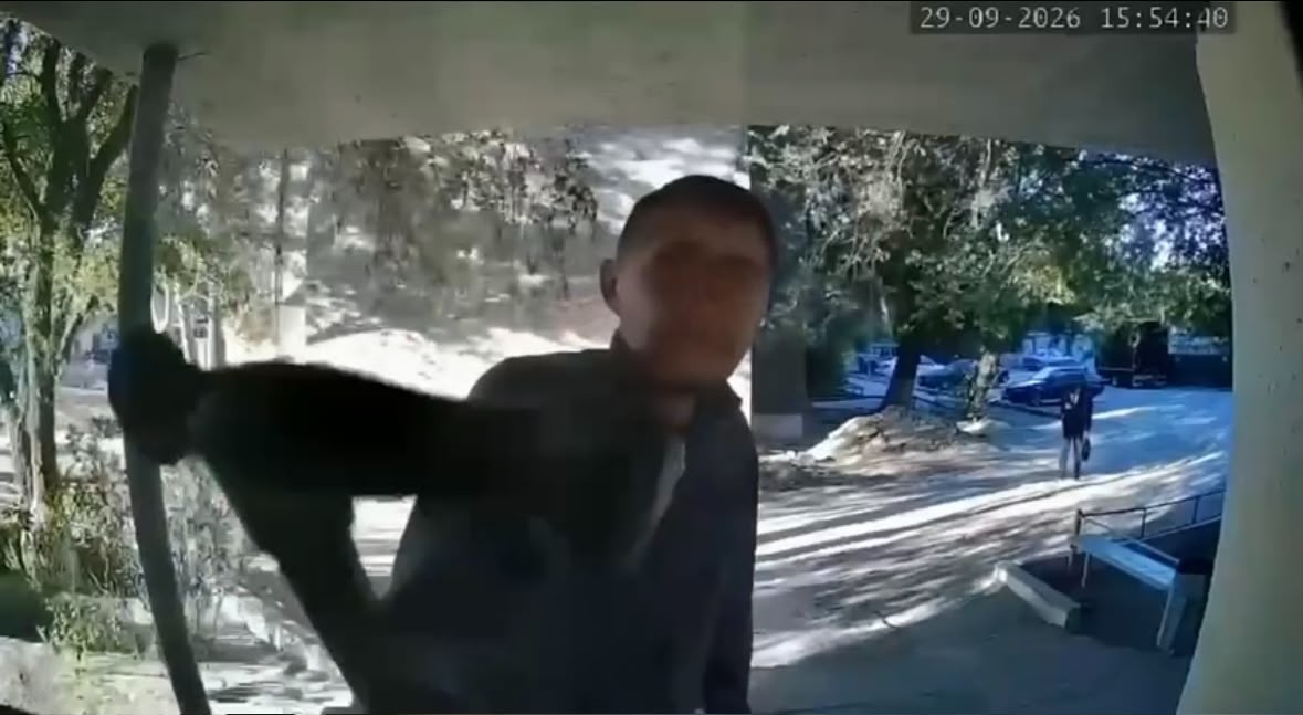 Семейде домофон мен камераны бүлдірген тұрғын 20 тәулікке қамалды