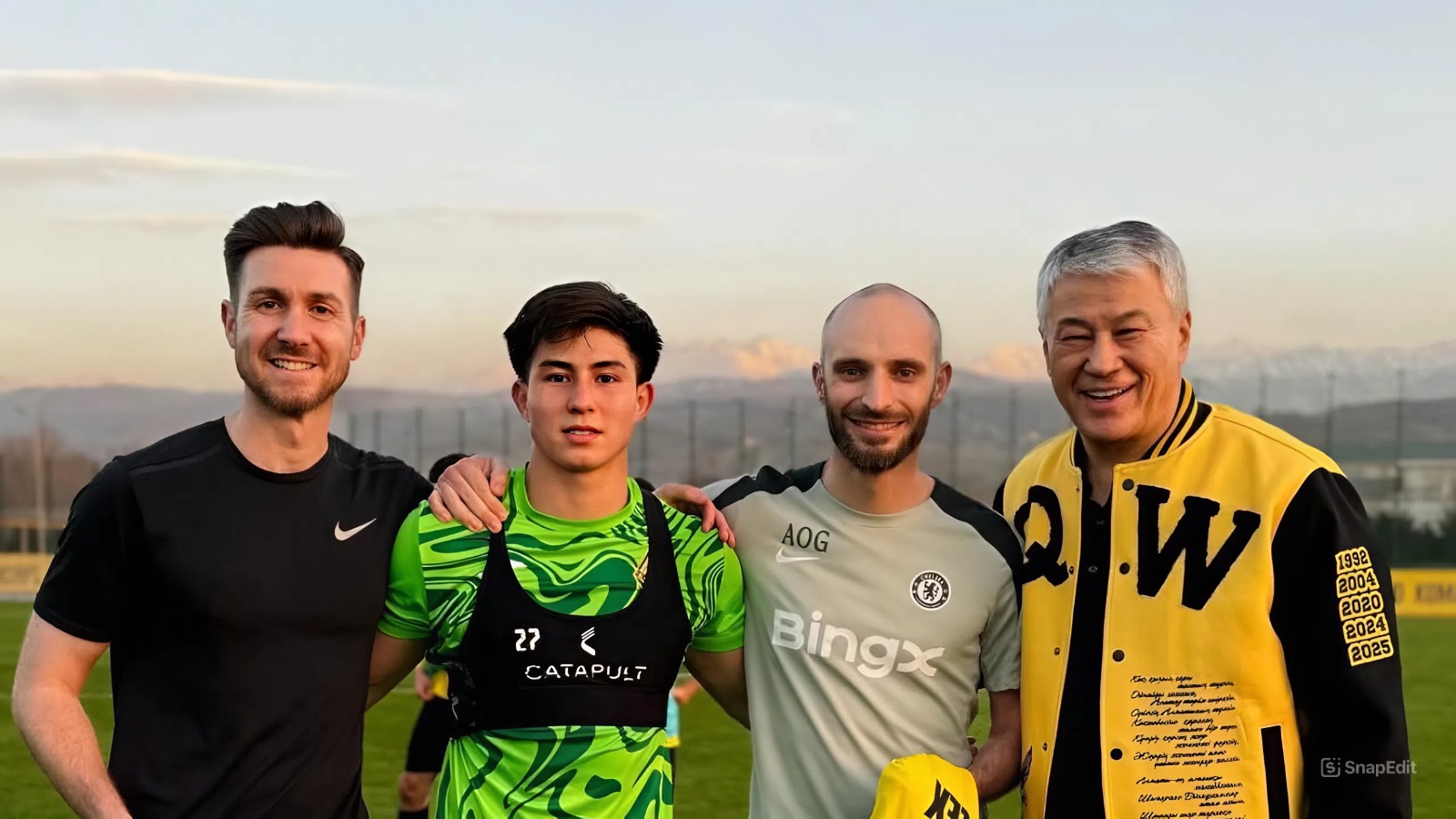 "Челси" мамандары Дастан Сәтпаевтың оңалу процесіне қолдау көрсету үшін Алматыға келді