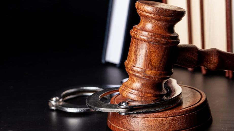 Түркістанда ер адам әйелінің қол-аяғын скотчпен байлап, жындыханаға мәжбүрлеп қамаған