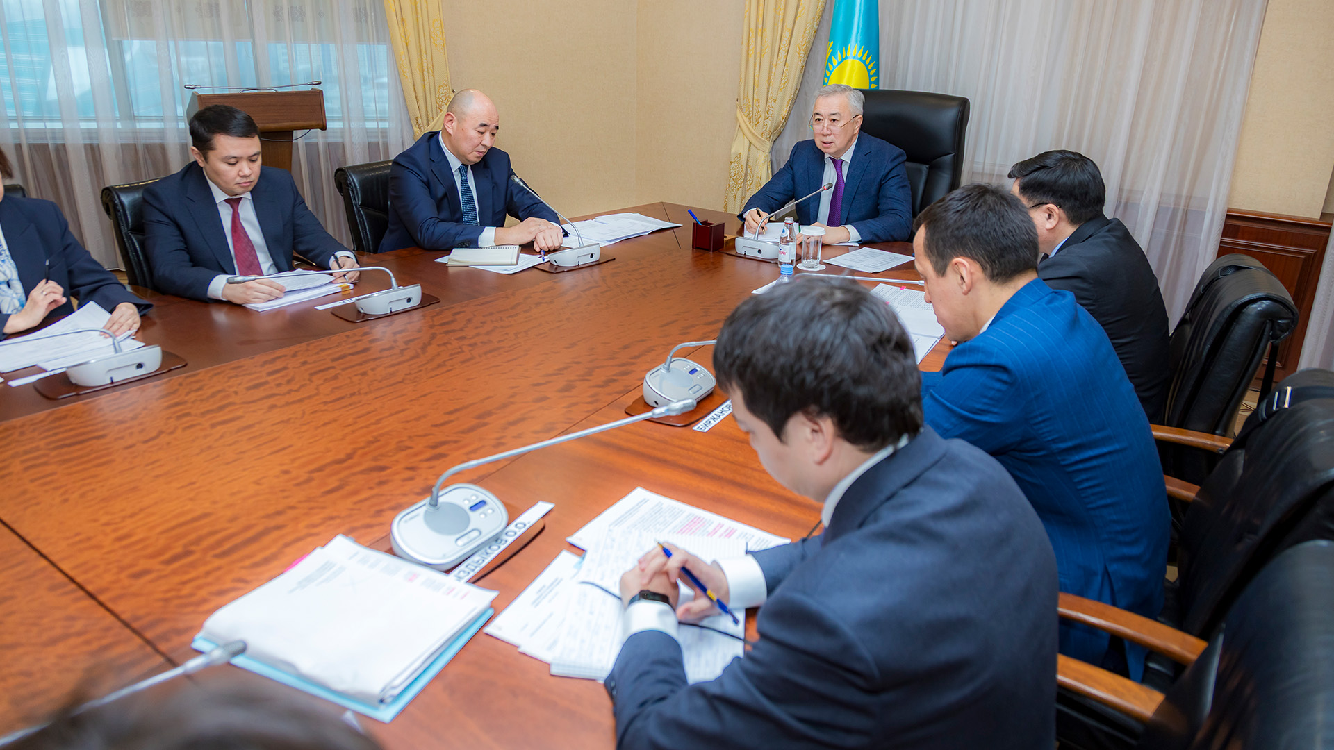 Салық кодексі: қаржы нарығына қатысты даулы нормалар қайта талқыланды 