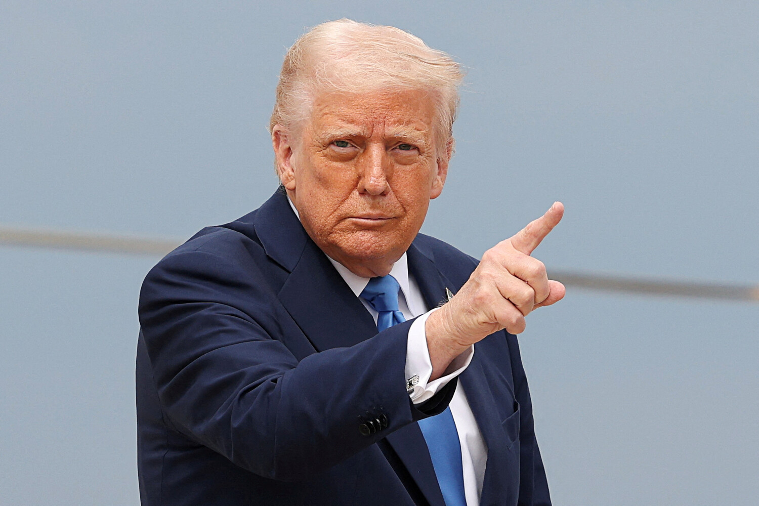 Трамп утвердил повышение пошлин для торгующих с Ираном стран