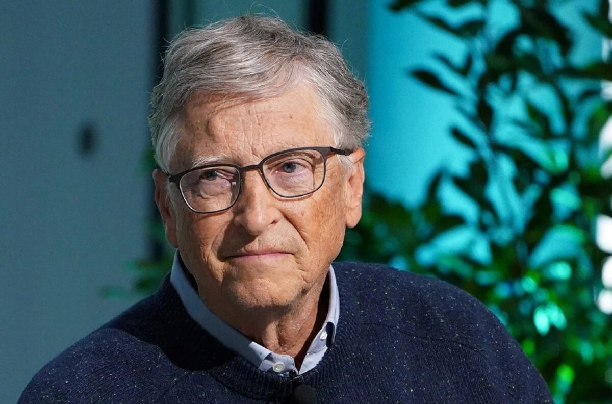 Билл Гейтс Эпштейнмен байланысын "қателік" деп атады 