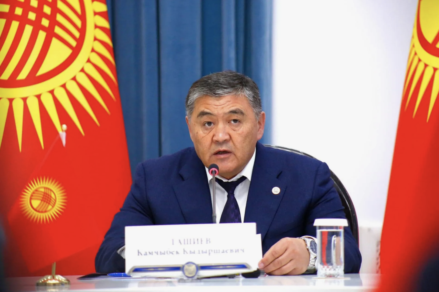 5 жылдан аса Қырғызстанның "екінші адамы" болған Қамшыбек Тәшиев қызметінен босатылды