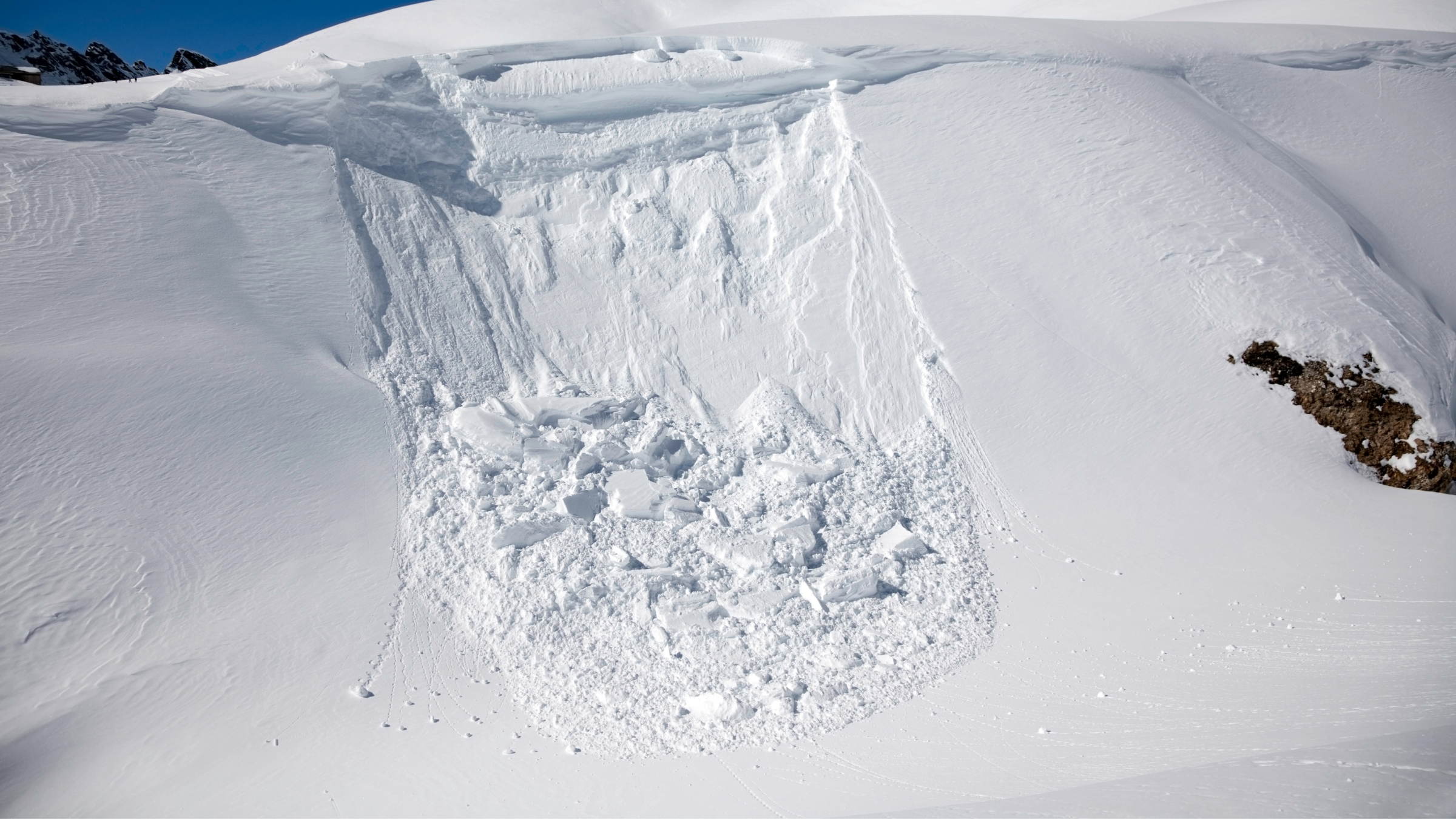 Шымбұлақ маңында қар көшкіні астында қалған адам құтқарылды