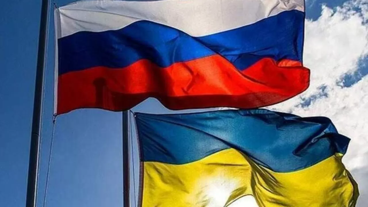 Представители Москвы и Киева впервые провели прямые переговоры 