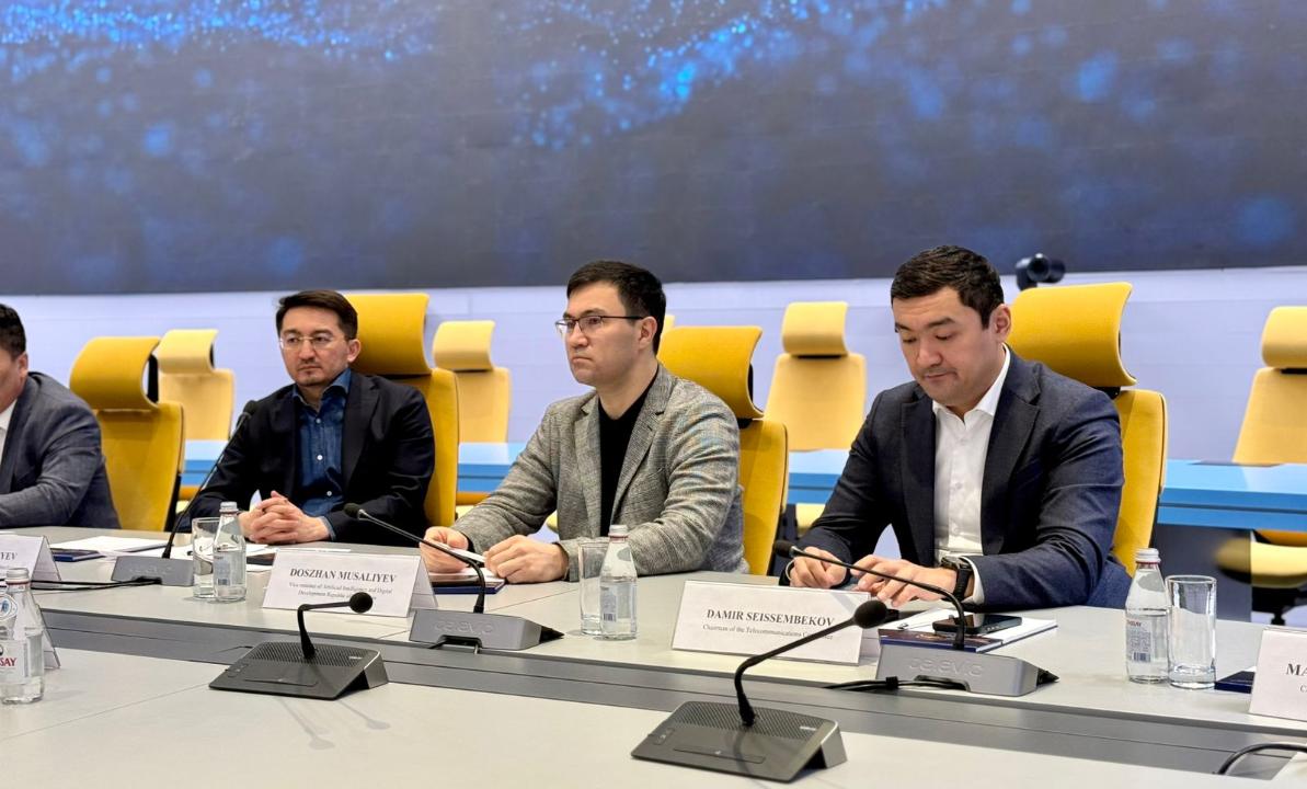 Жаслан Мәдиев Starlink жүйелерінің Қазақстандағы жұмысқа дайындығын тексерді