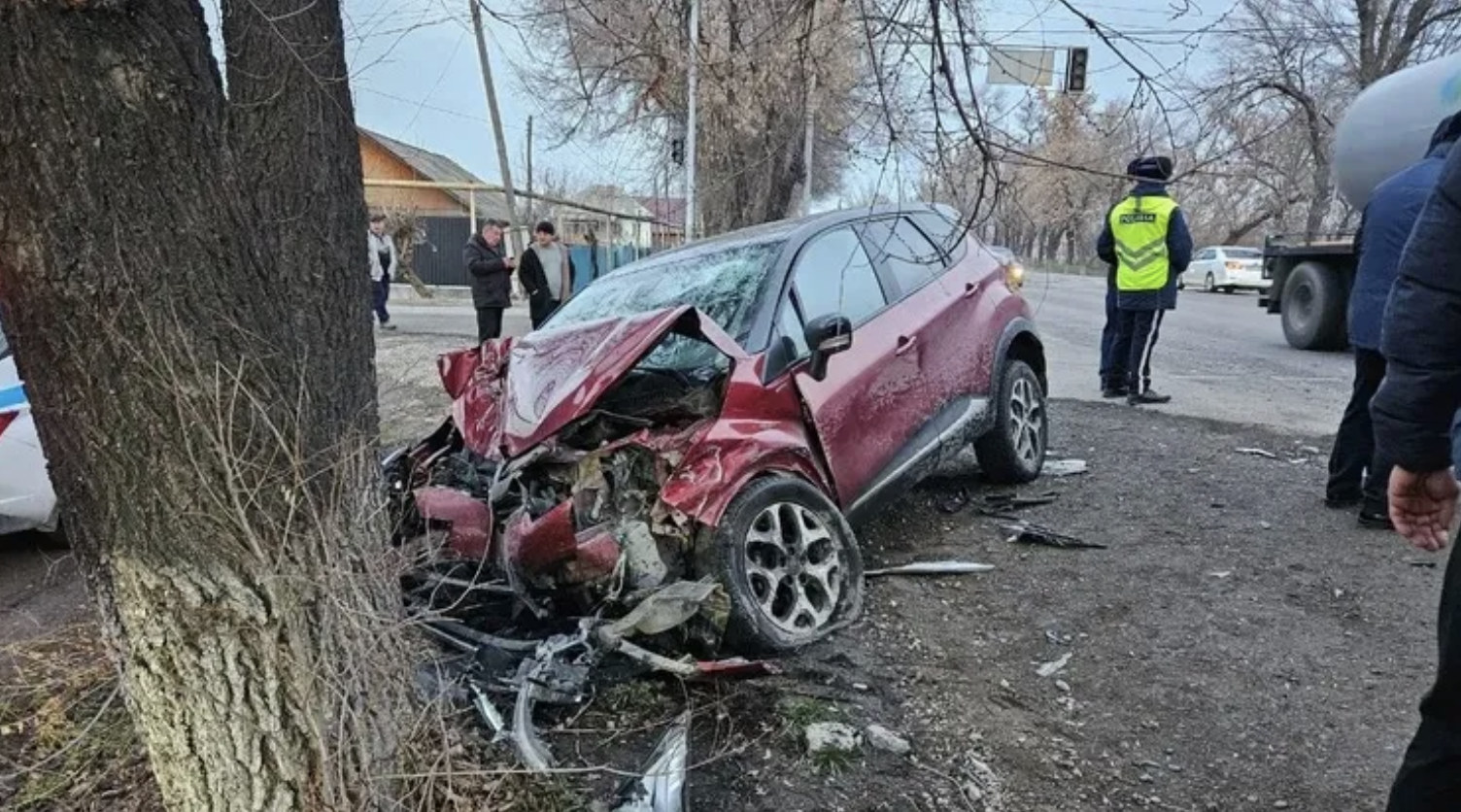 Алматы маңында екі көлік соғылып, 1 адам қаза тапты