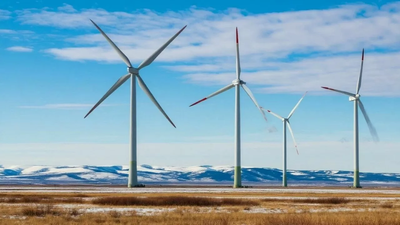 Пока Трамп высмеивает ВИЭ, Китай инвестирует в них триллионы