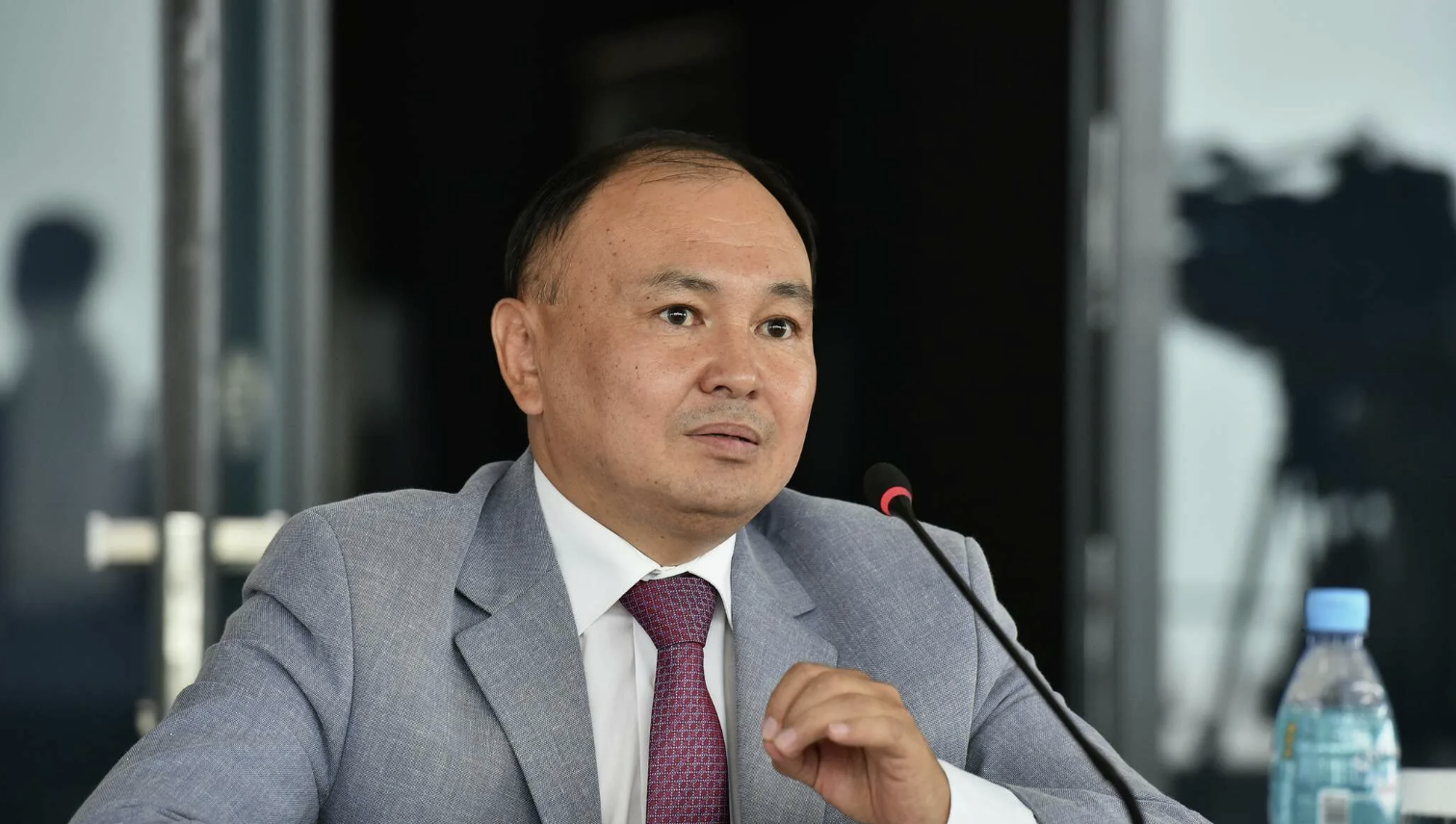 "Айдағаны бес ешкі, ысқырығы жер жарады": Депутат QazaqGaz жұмысы туралы мәселе көтерді