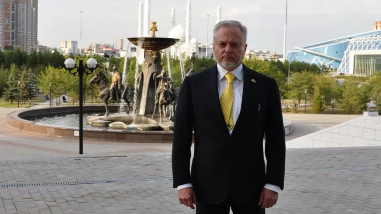 Украина предложила Казахстану участие в восстановлении своих НПЗ