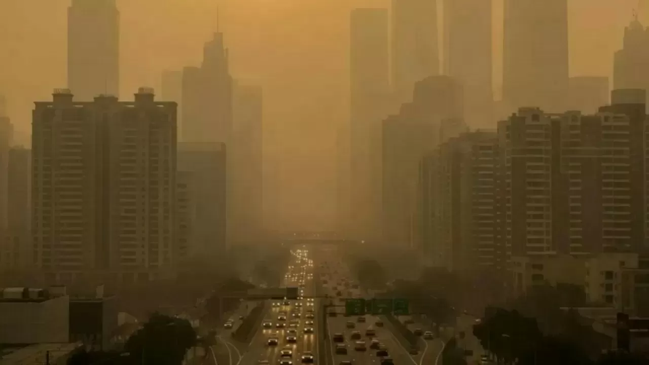 Жителей трех городов просят не выходить на улицу без лишней надобности